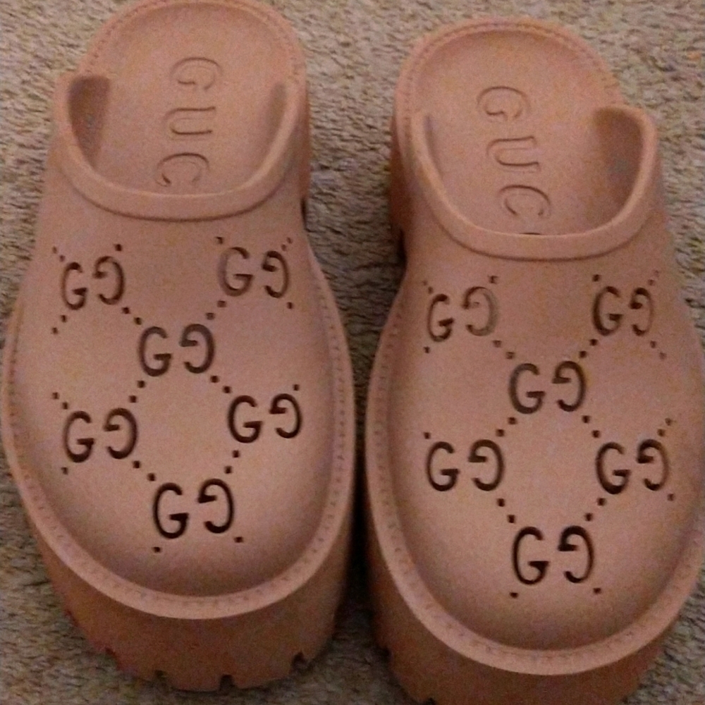 Gucci GG rubber platform mules